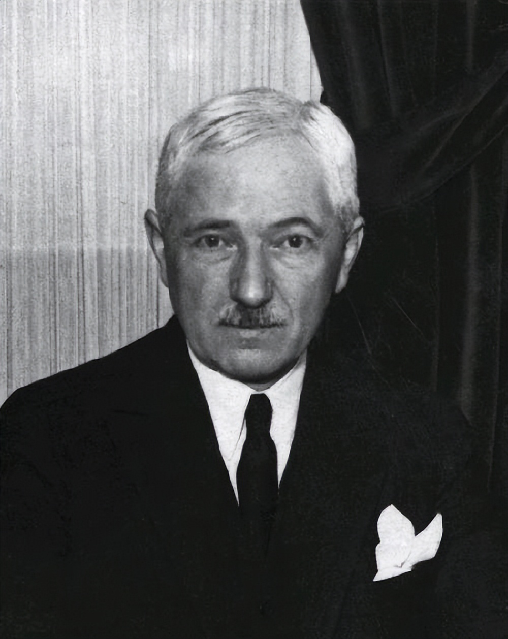 四年一度足球盛宴,四年一度的足坛盛宴