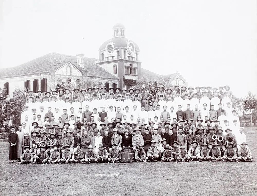 姝︽眽鐧惧勾鍚嶆牎,姝︽眽鐧惧勾楂樹腑