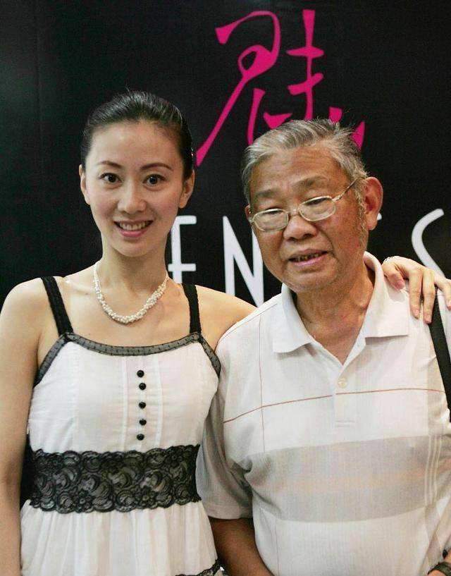 为艺术献身，被丈夫、父亲抛弃，人体模特汤加丽的人生有多悲惨？