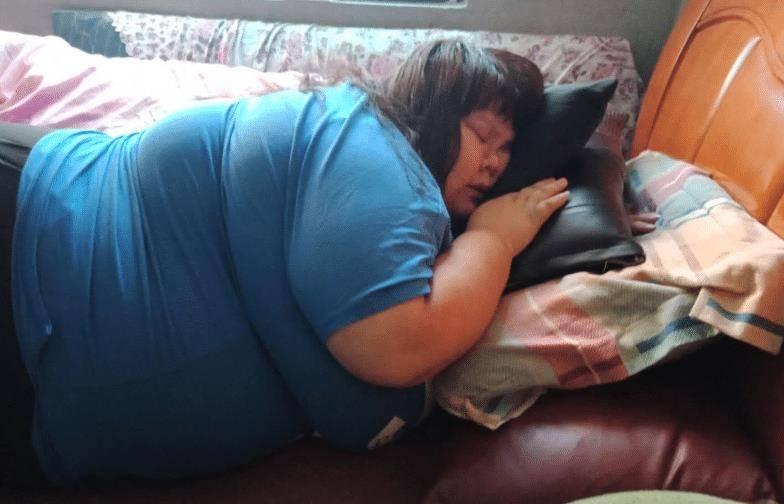 结婚3年校花被丈夫喂胖到332斤,浙江校花被丈夫养到330斤