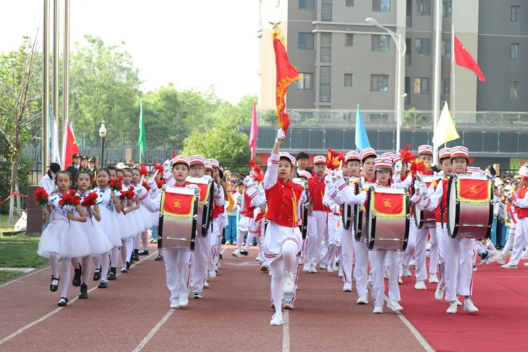西安浐灞阳光海澜小学田径运动会,西安御锦城小学春季运动会直播
