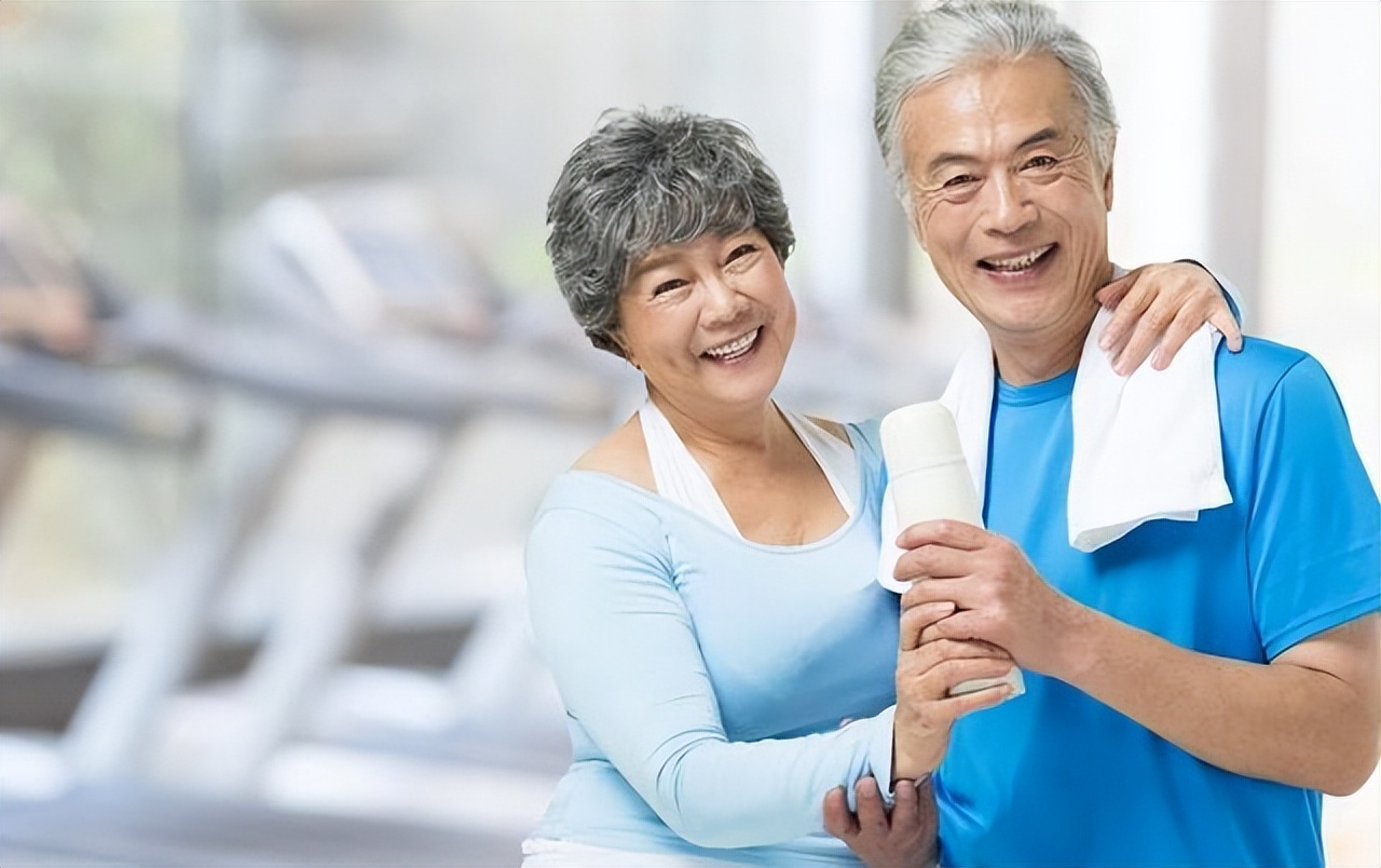 多吃什么菜头发会变黑,中年时多吃5种碱性菜