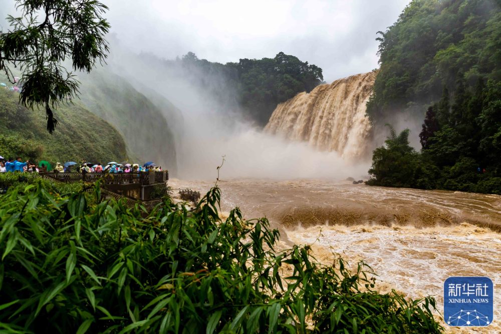 贵州黄果树瀑布水量大增景色壮观,贵州黄果树瀑布进入丰水期