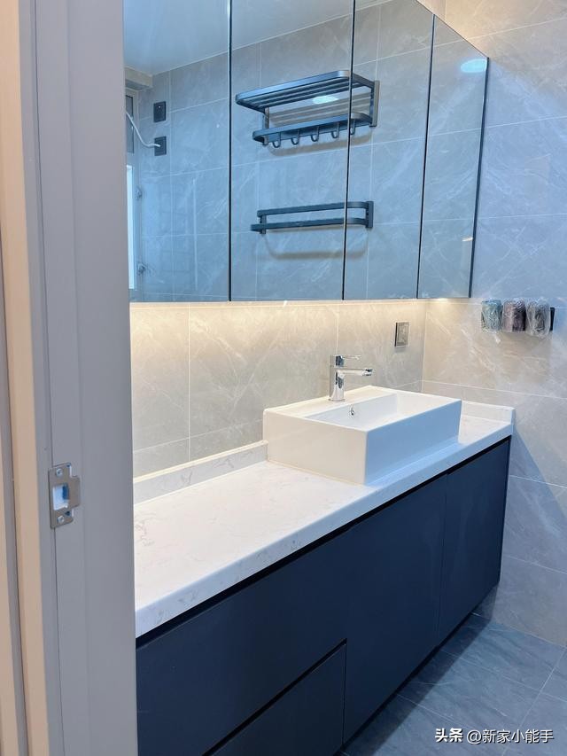 香港装修一个40平的房子多少钱,香港一家三口住20平方房