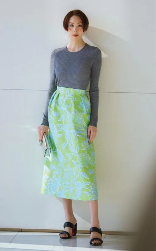 直筒裙和伞裙哪个有气质,伞裙连衣裙蓬蓬裙