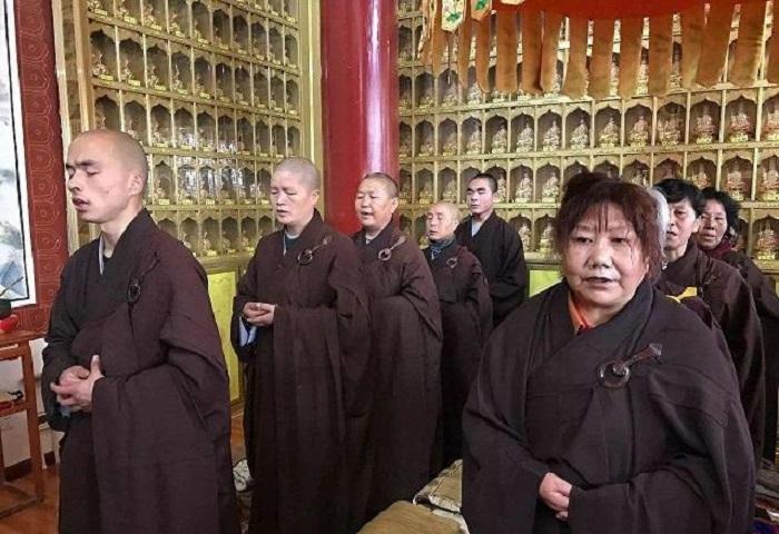 故事：假活佛王兴夫：敛财2亿，行骗数名女弟子，夜住五星级酒店