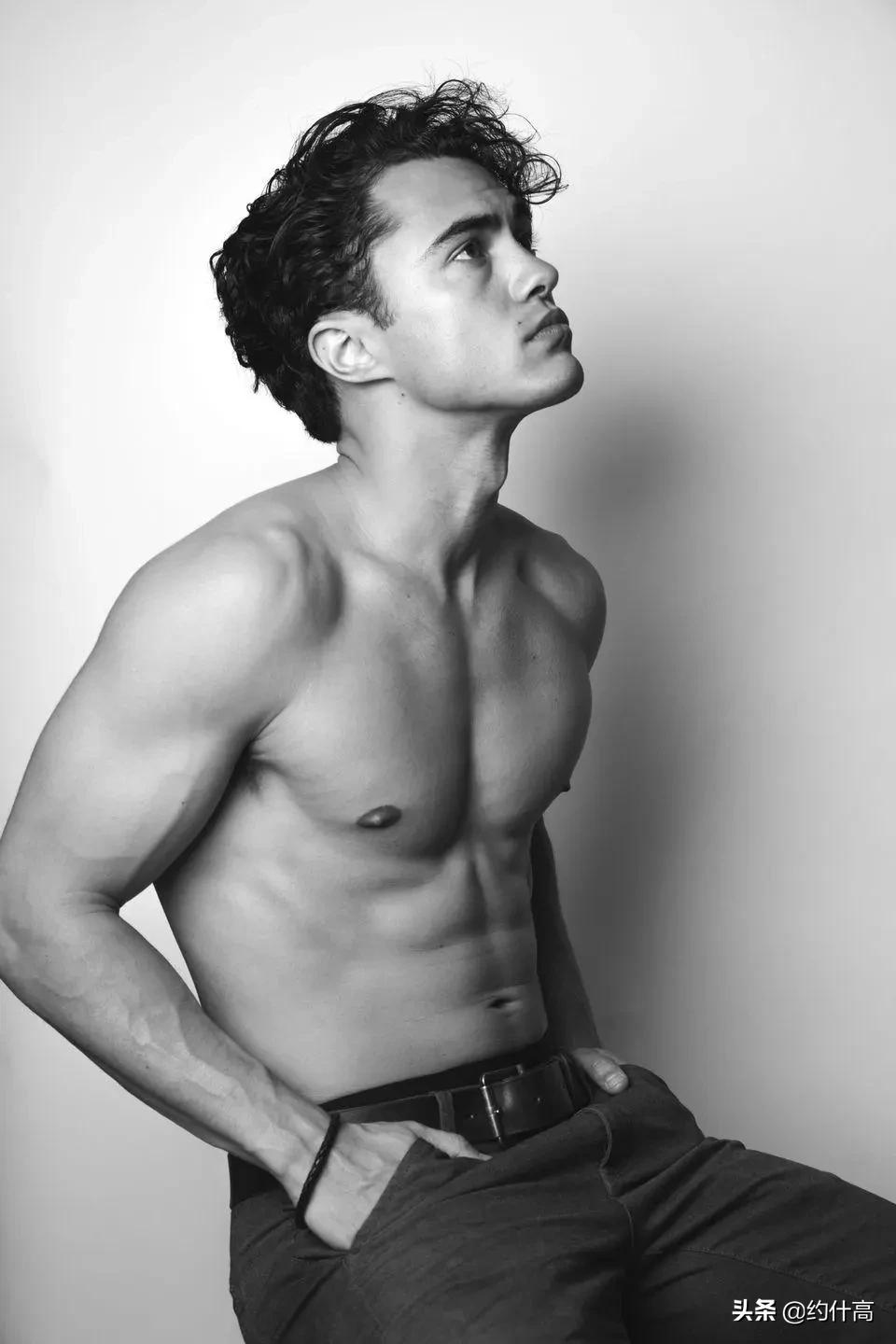 高颜值男模维密,维密秀腹肌男模