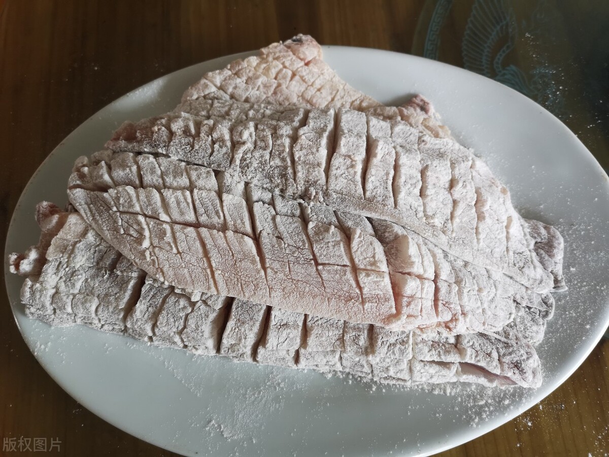 调糊油炸如何酥脆不腻,如何保持油锅炸的食品酥