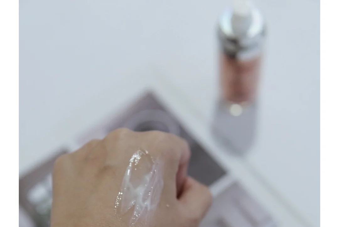 适合中性皮肤的提亮去黄精华,保湿祛黄紧致提亮精华