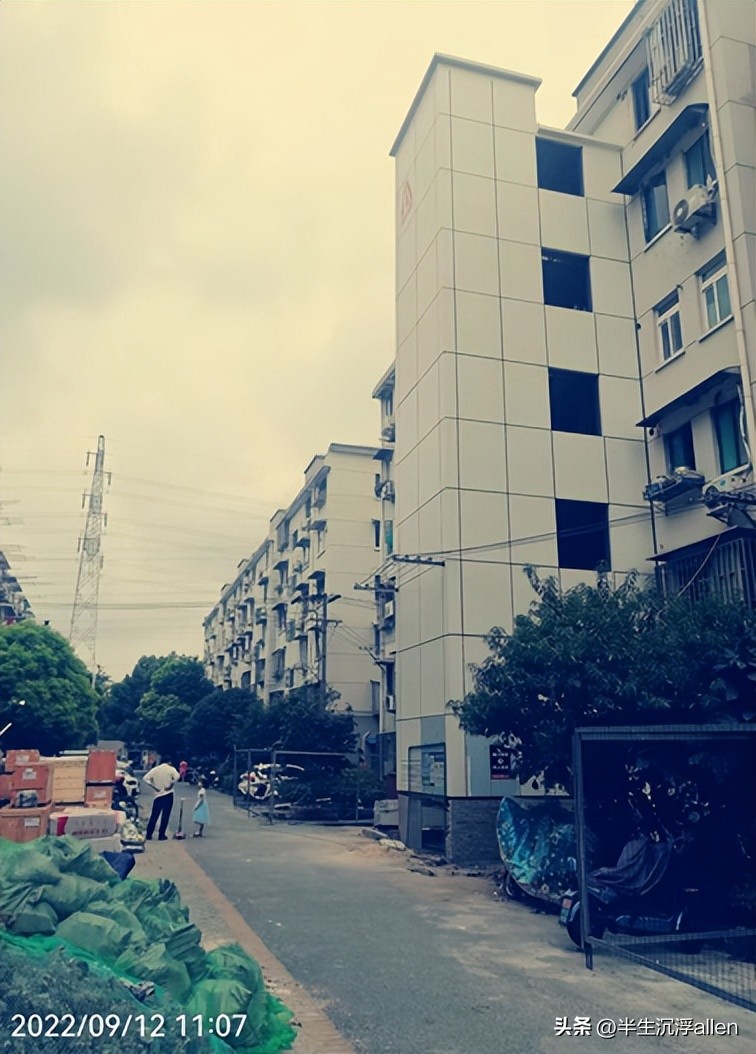 旧楼加装电梯入户半层怎么改进,老小区加装电梯楼层新标准