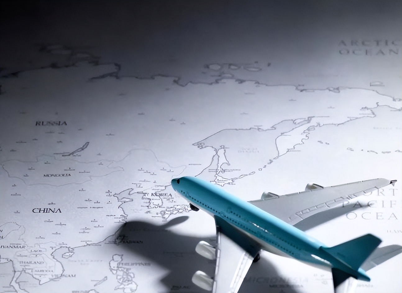 飞机上会提供哪些免费的东西,飞机上哪些东西是免费吃的