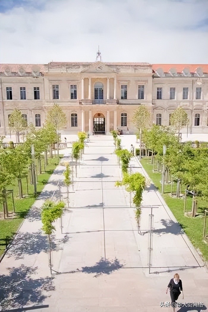 盘点法国最美的十个大学校区！在宫殿里上课是什么体验？