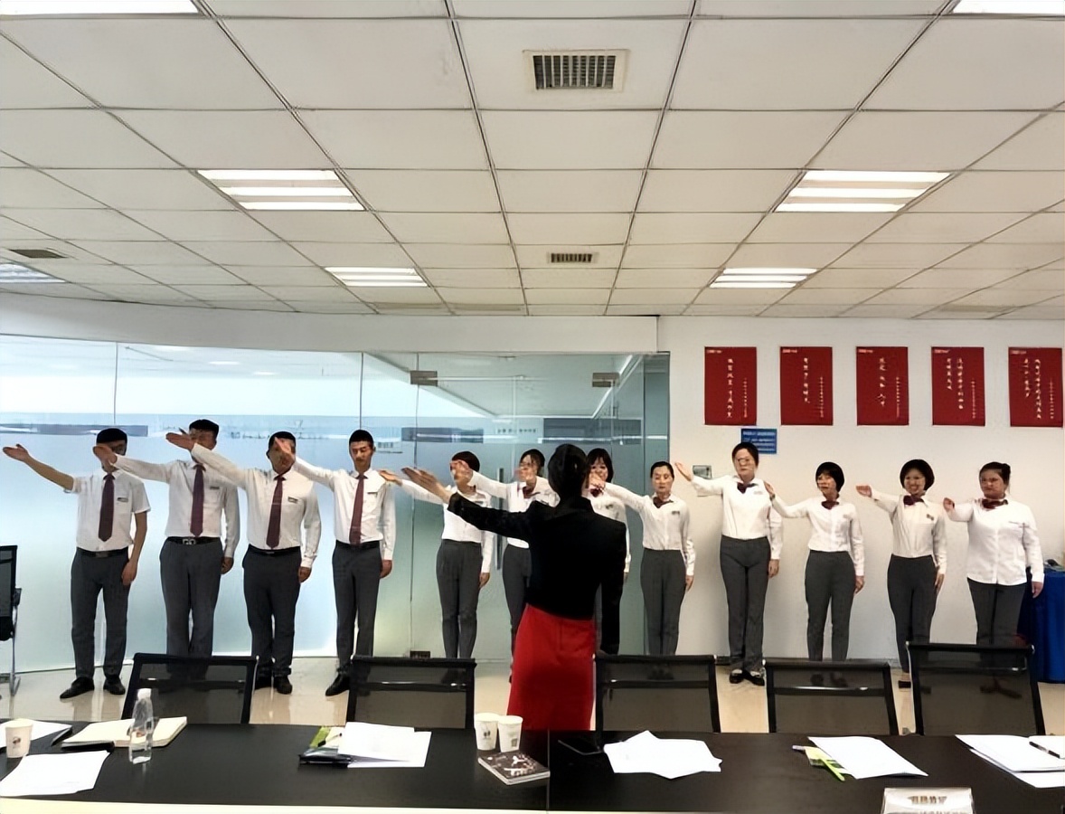 张坤（Queen）老师商务礼仪专家