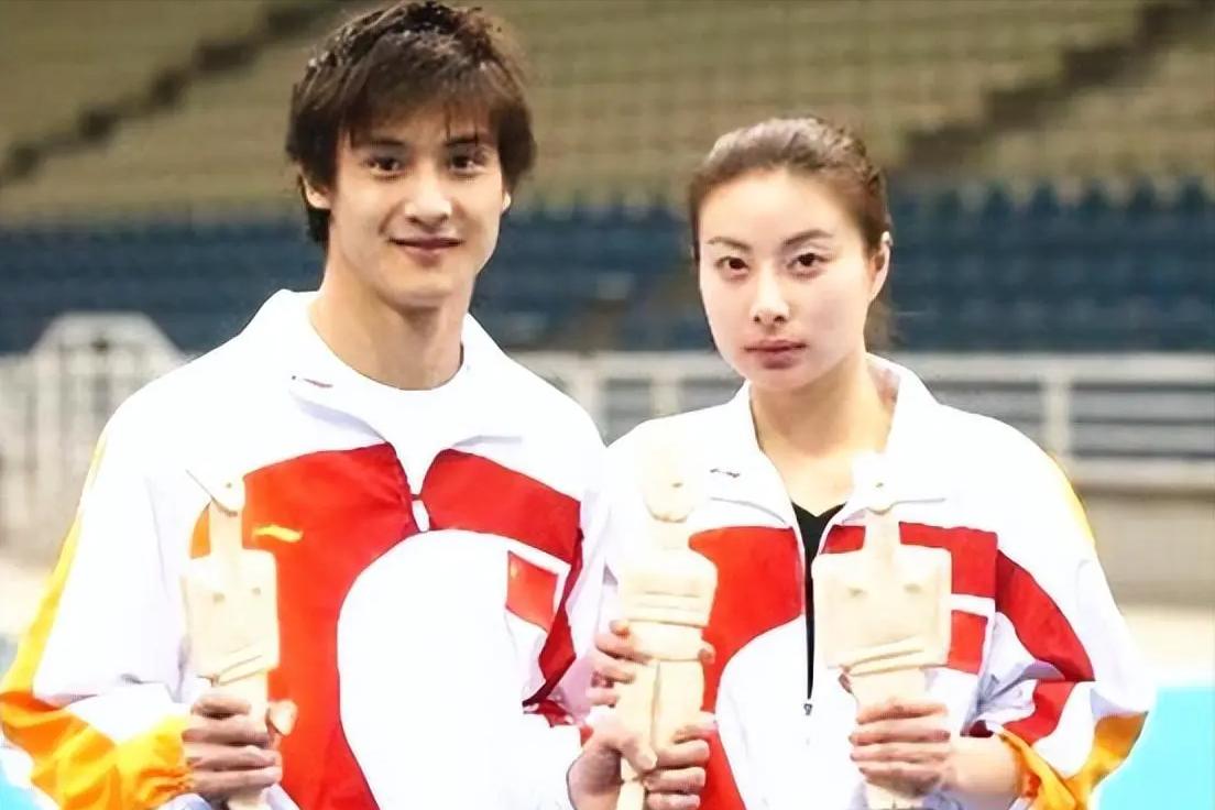 奥运冠军全红婵与他人合影,奥运冠军全红婵简历