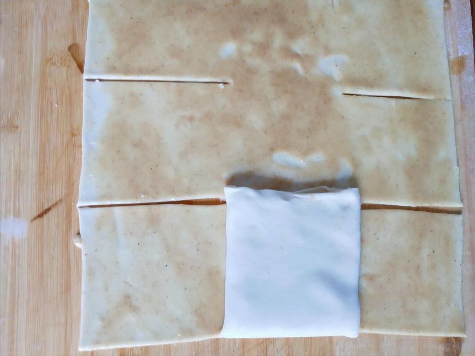 千层饼怎么做才好吃?原来和面有技巧,做对了外黄里暄,酥软油润