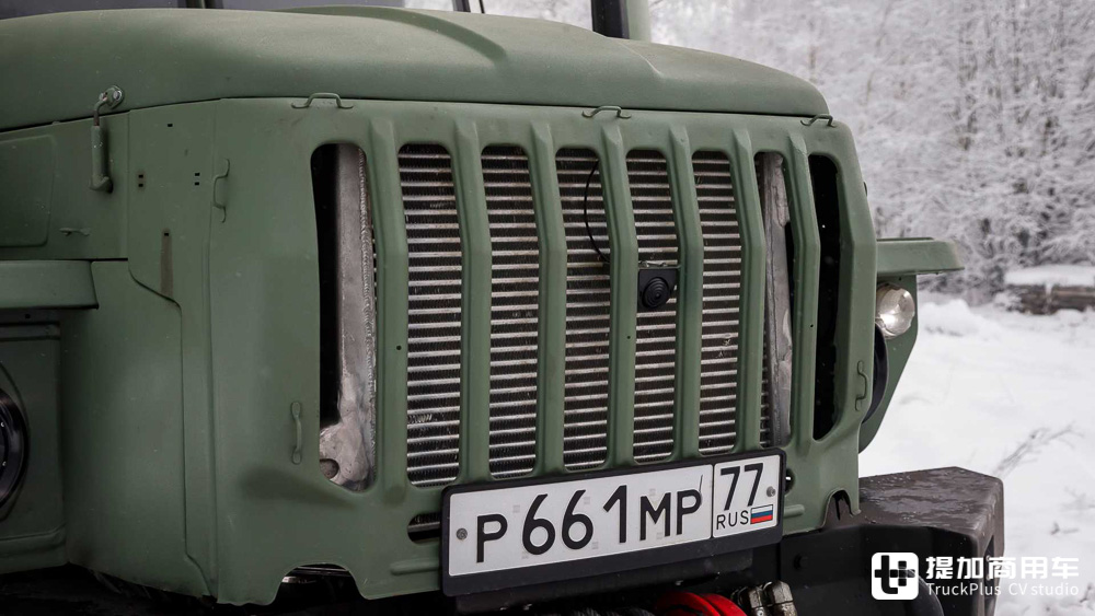 乌拉尔4320军用卡车穿越西伯利亚,遥控乌拉尔4320型6x6越野卡车