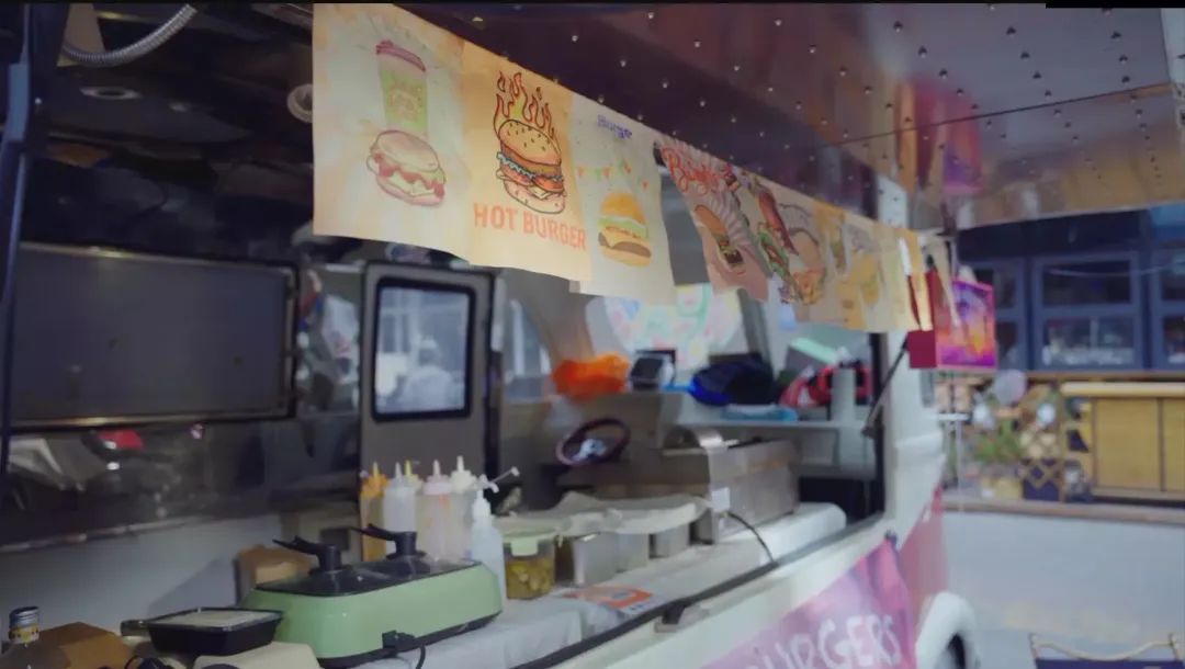 淀粉鸡肉肠摆摊真实收入,烤淀粉肠摆摊全套流程