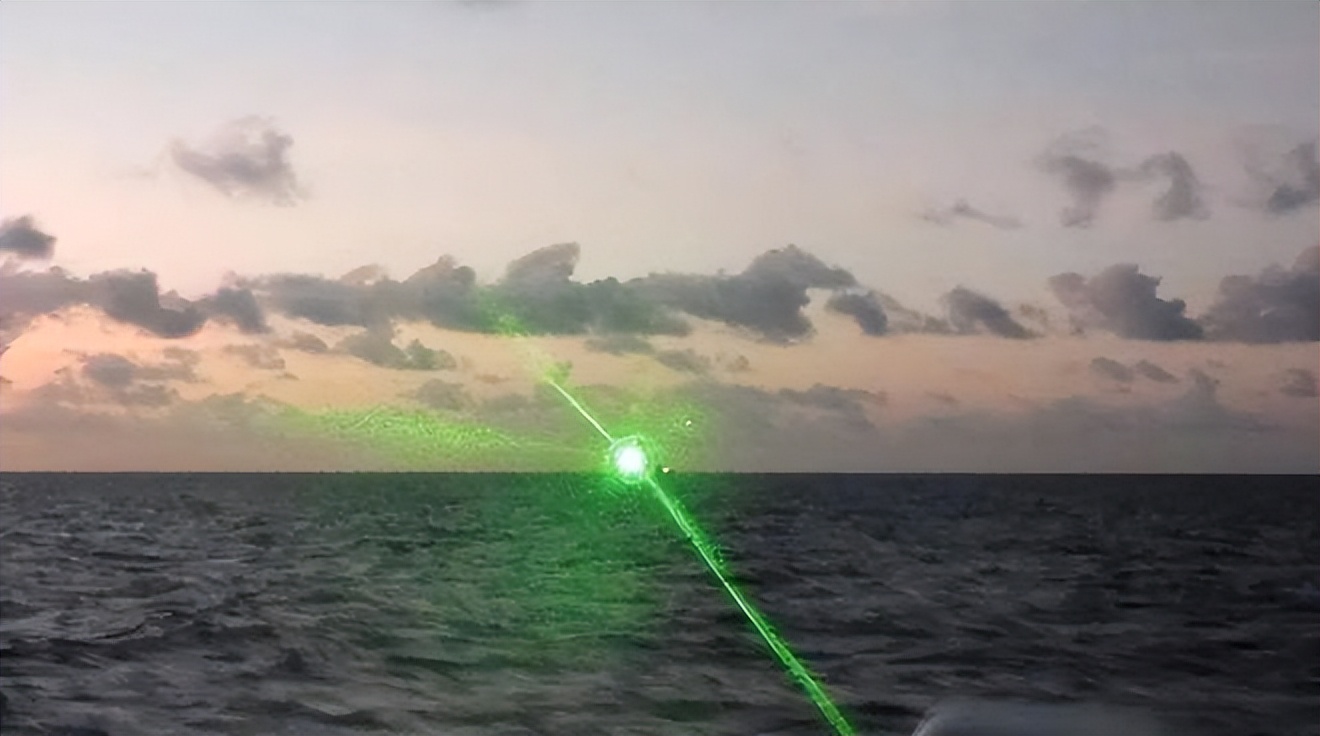 菲律宾海警船被中方依法驱离,中国海警船驱离菲律宾海警船