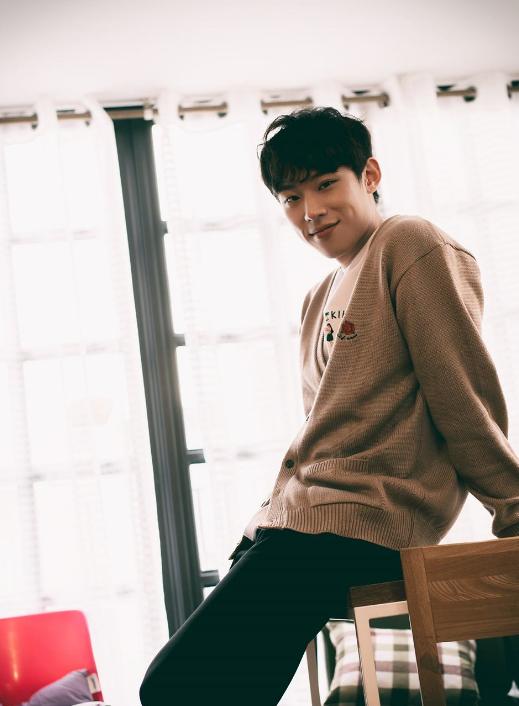 *服私**很会穿的小哥哥金圣喆阳光帅气尽显少年感