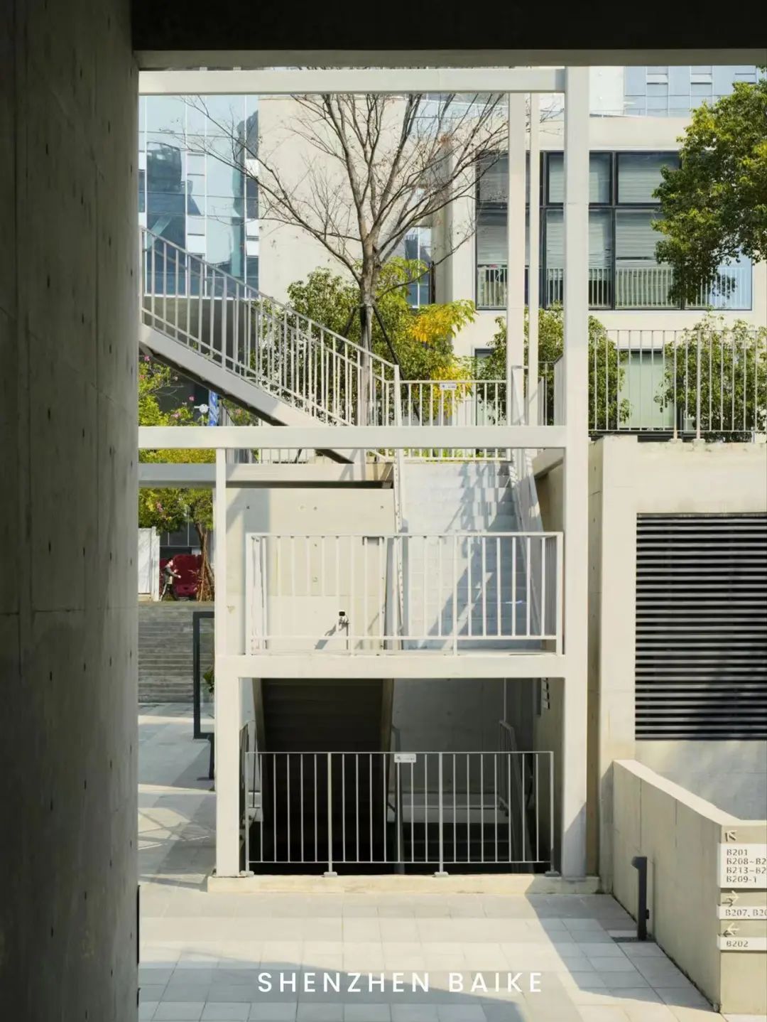 没想到这个设计公社里，还藏了个“小欧洲”和“魔法阵”——