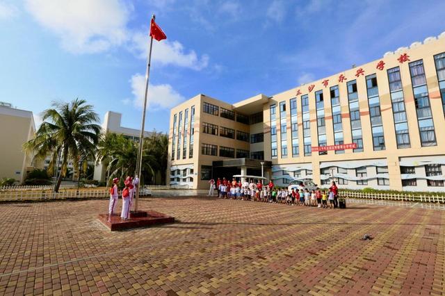 三沙的海可以媲美马尔代夫么,三沙市哪个群岛最漂亮