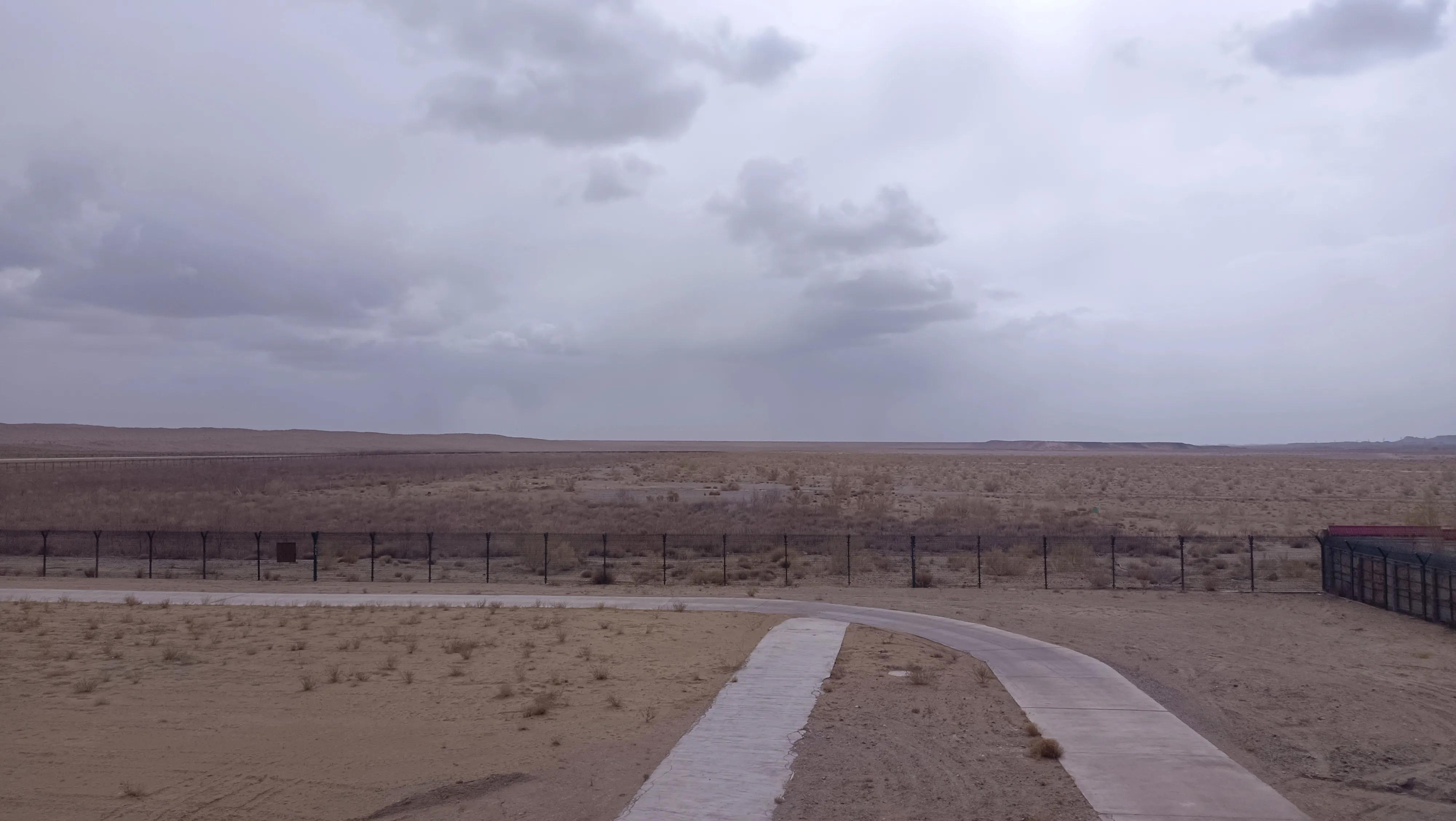 德令哈有未开发的戈壁滩吗,德令哈是美丽还是荒漠