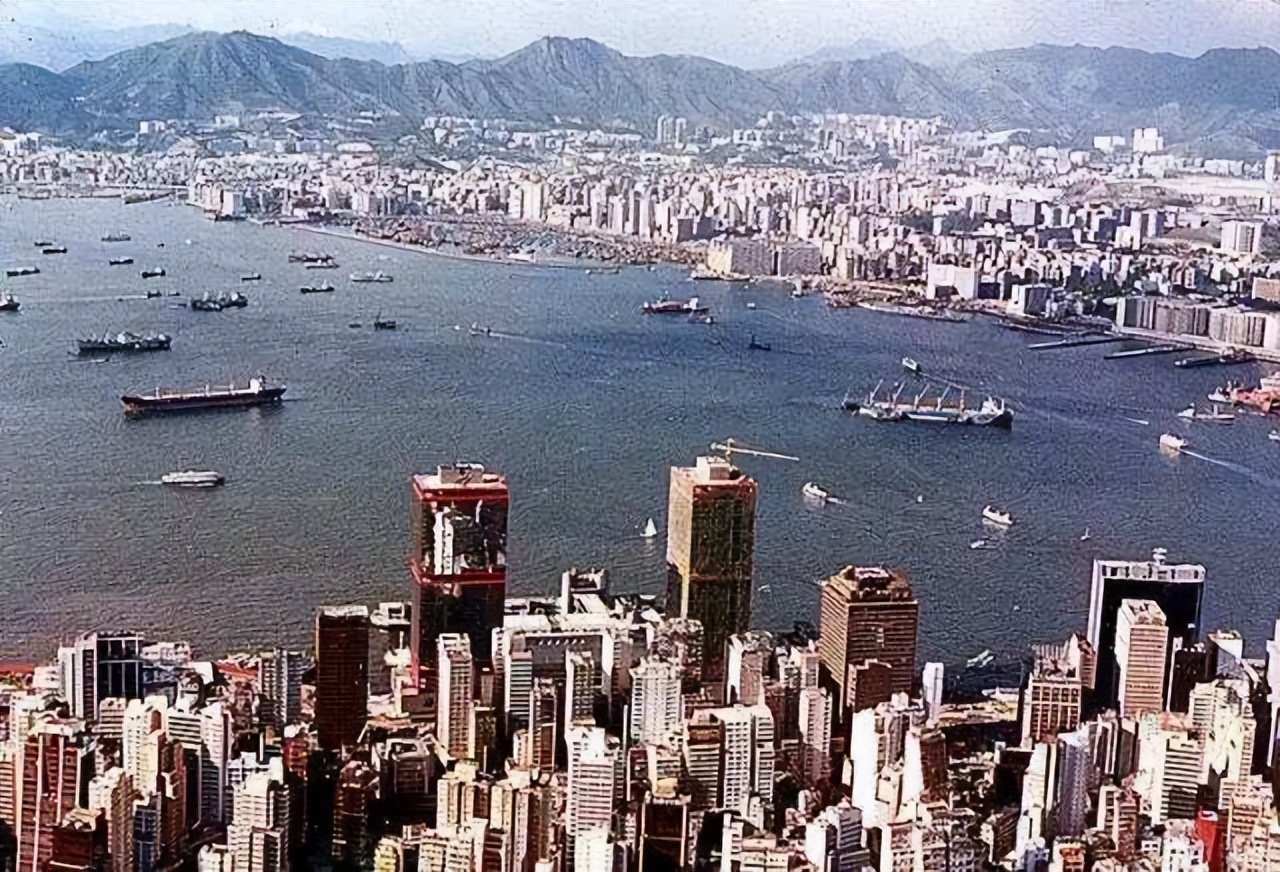 为什么香港有那么多黑帮？1997年香港回归，黑帮到底去哪了？