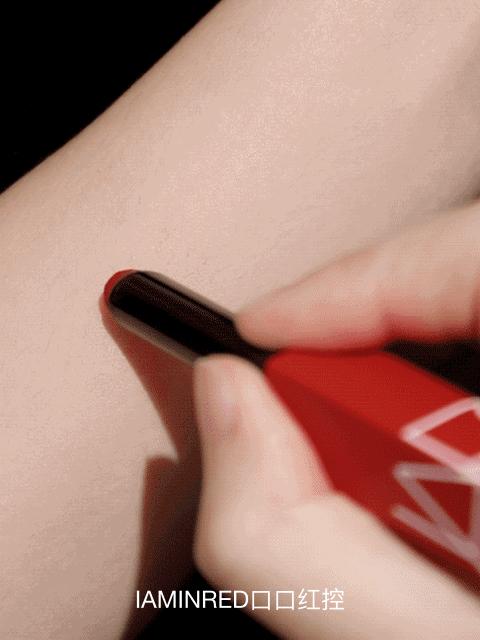 nars持色雾感细管唇膏101试色,nars细管哑光唇膏133真实试色