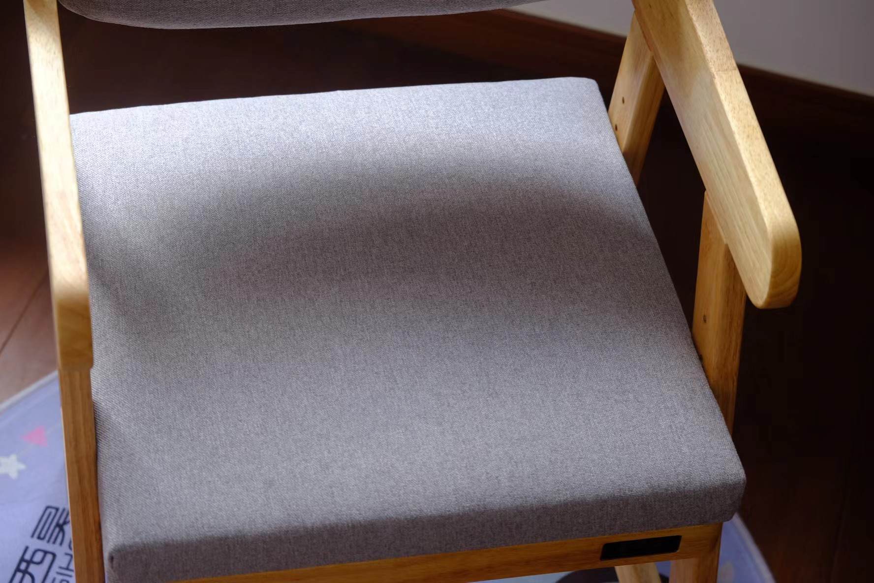 孩子实木学习桌椅怎么选,如何选择儿童学习桌椅