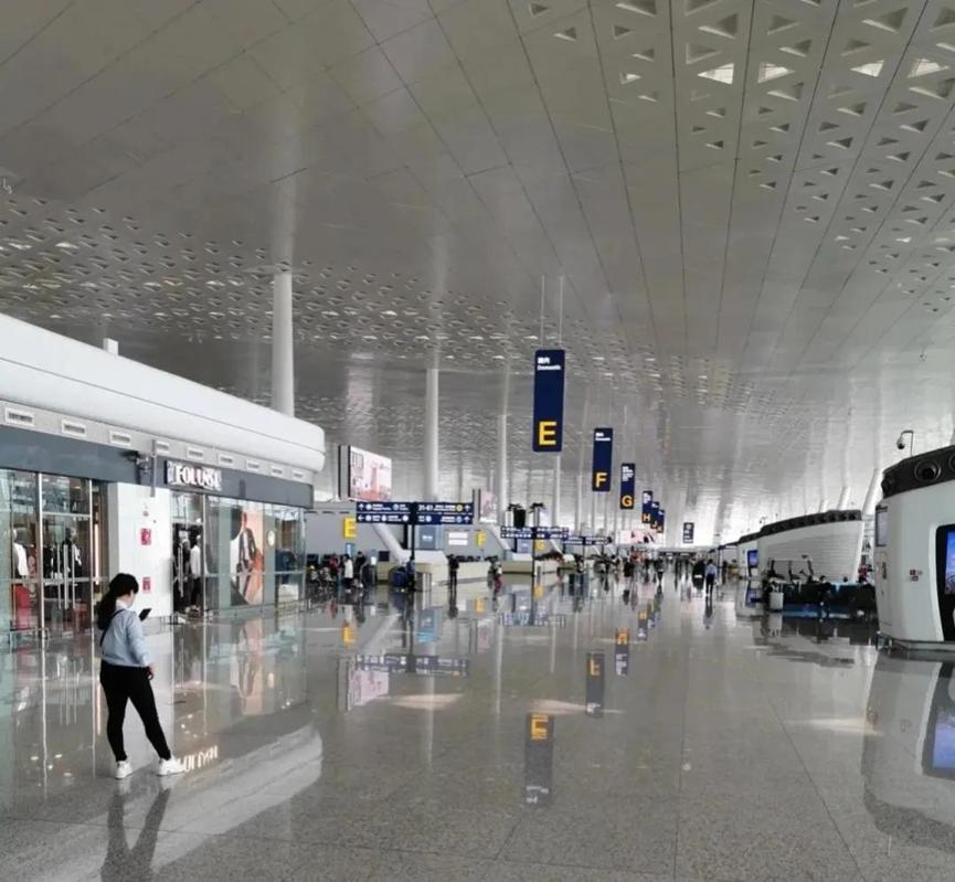 中国最大的军事机场排行榜,白云机场是中国最大的机场吗