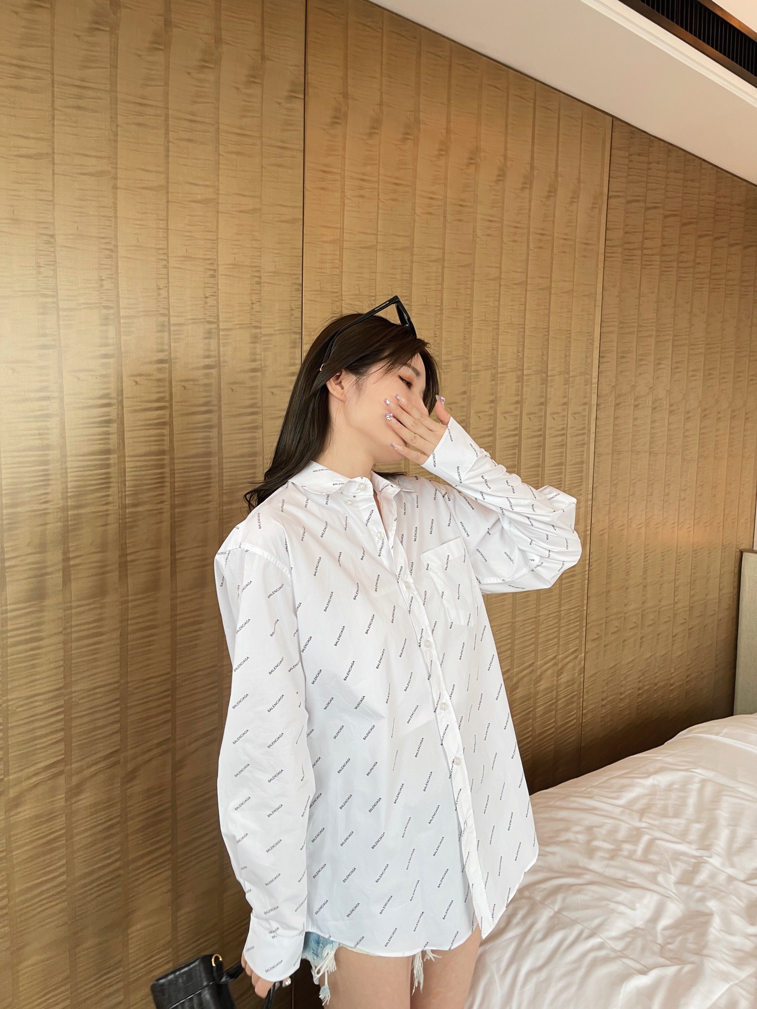 BALENCIAGA巴黎世家经典斜纹弹幕满印长袖衬衫再也不单调完美还原