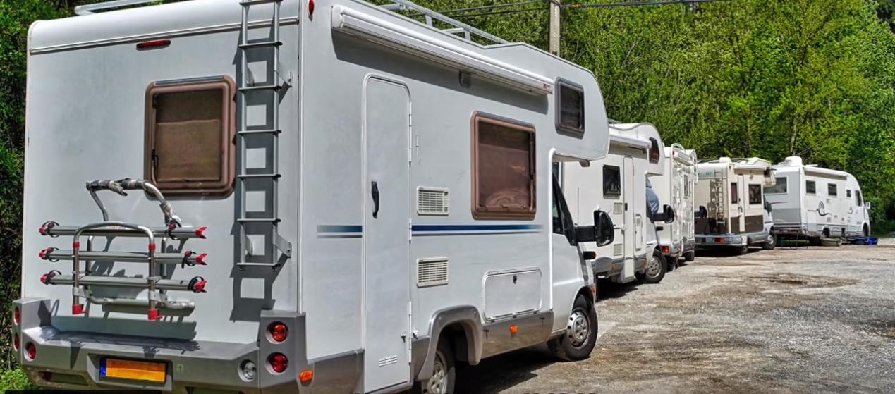 囚犯硬刚狱警，“德州7子”的硬核越狱事件，狱警还挥手示意