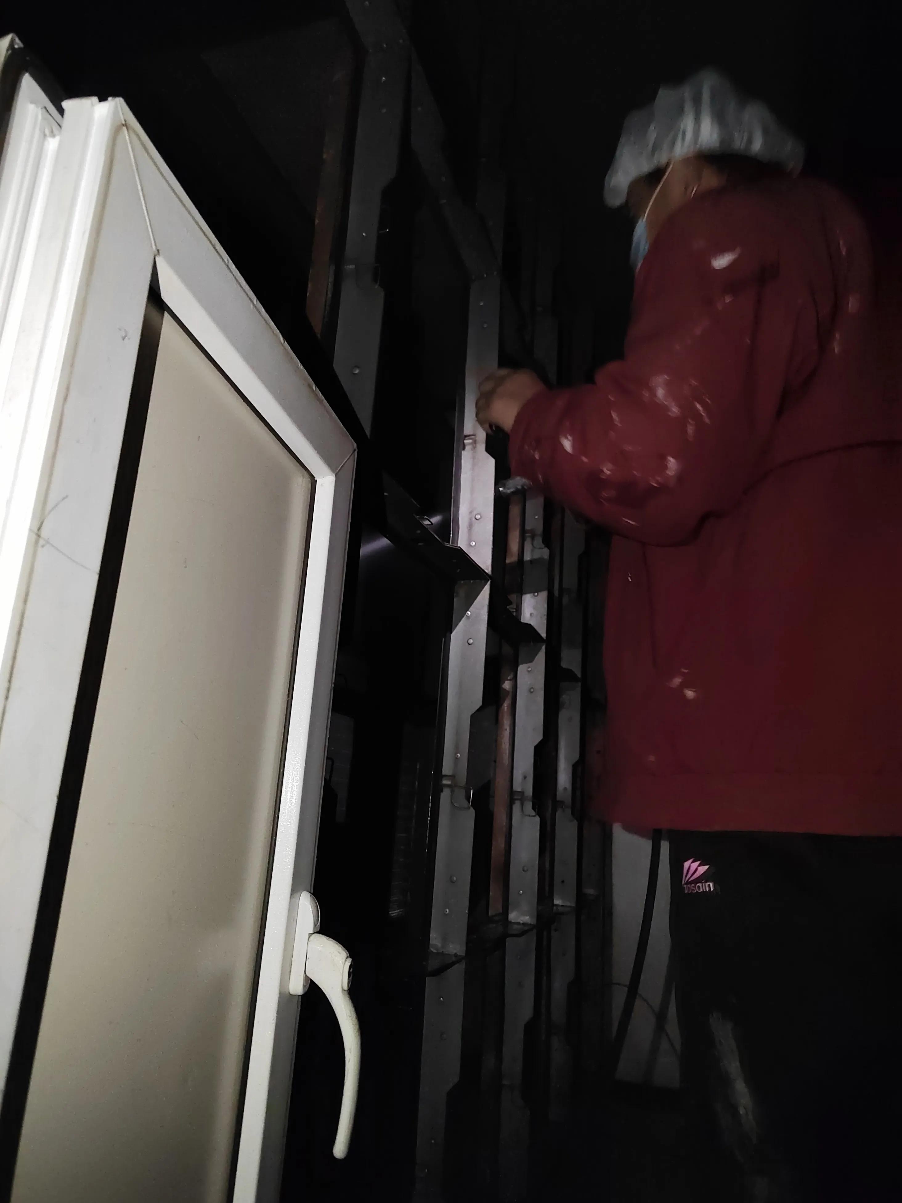 空调过滤器和空气过滤器多久更换,中央空调干燥过滤器更换