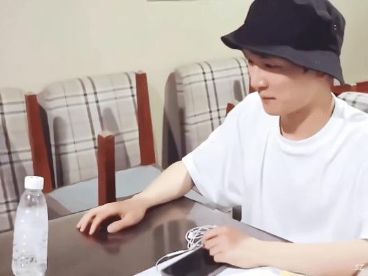 周深黑子,周深对于黑子的看法