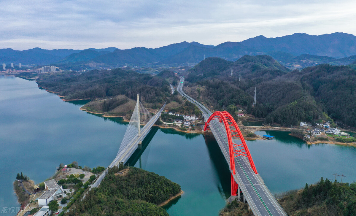 中国跨海跨江跨河桥梁世界第一,中国建的高难度桥梁