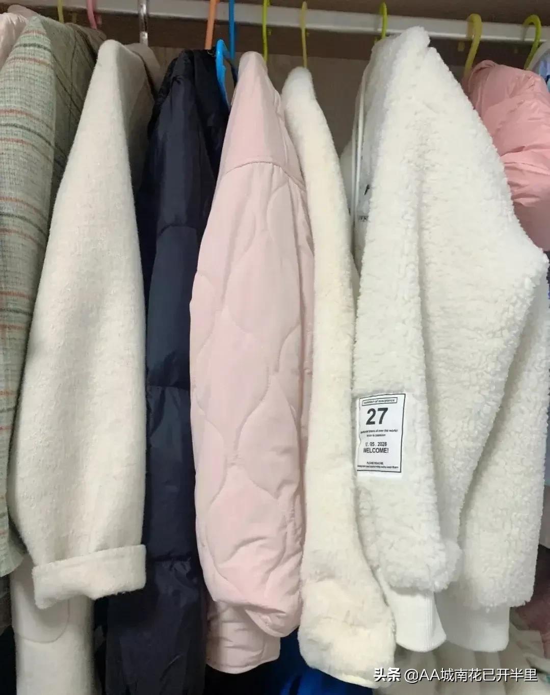 女人衣柜里永远缺一件单品,为啥女人衣柜里永远少一套衣服