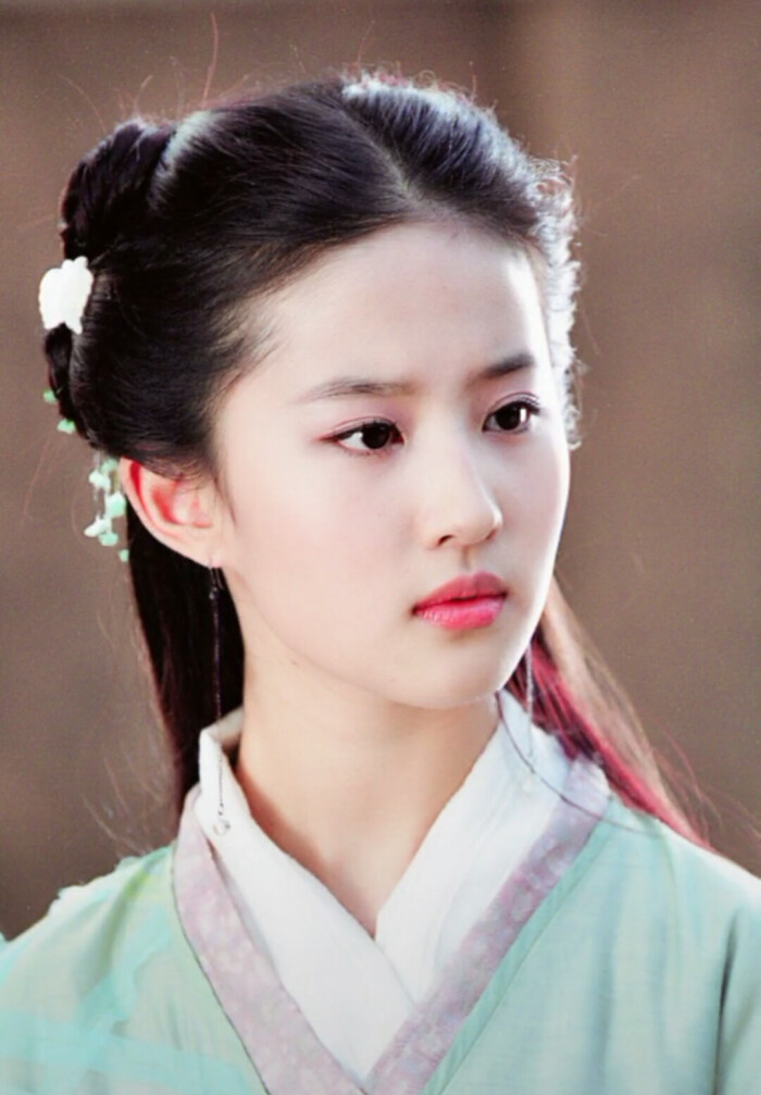 露额头发型会显得阳光,露额头显精神的发型