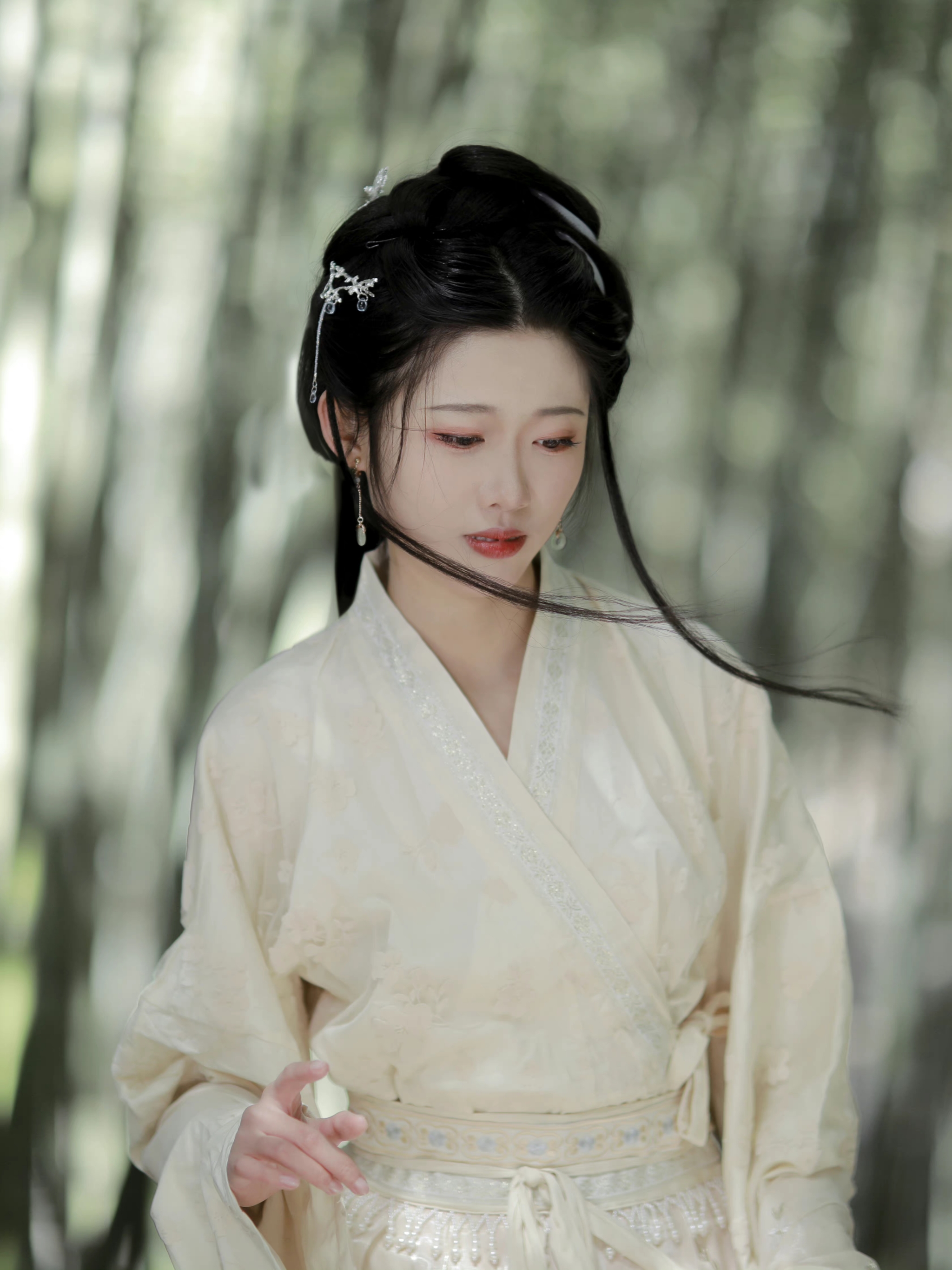 谁的柔骨刻就了谁的痴狂？