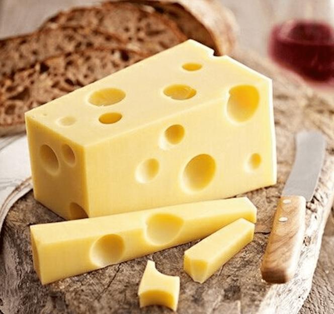 部分发霉的芝士,芝士发霉为什么是红色