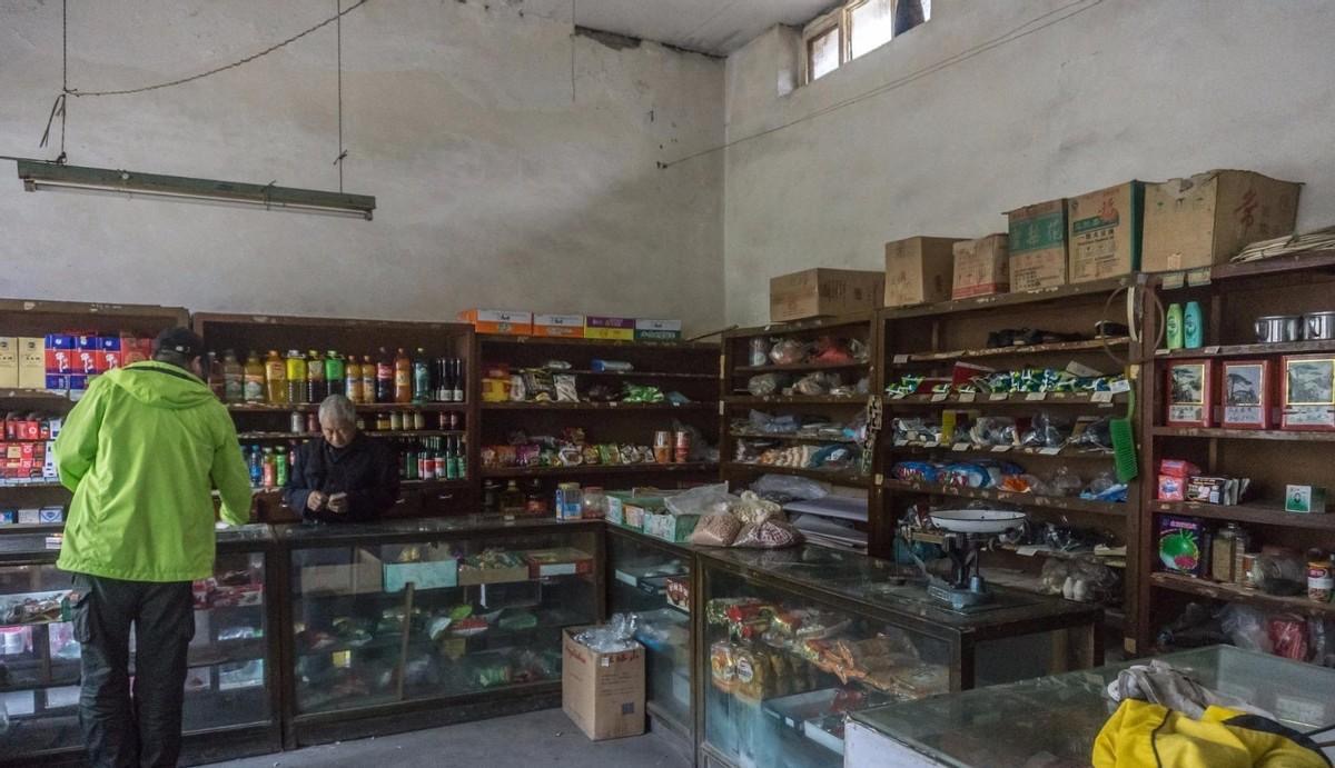 烟酒店的酒为什么比超市便宜,同样的酒为什么实体店比网上便宜