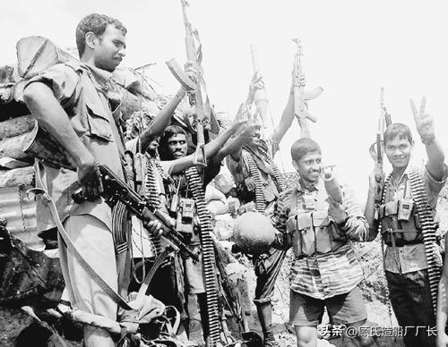 MP5不敌56式的后果，半支空军报销，2001年卡图纳亚克基地奇袭战