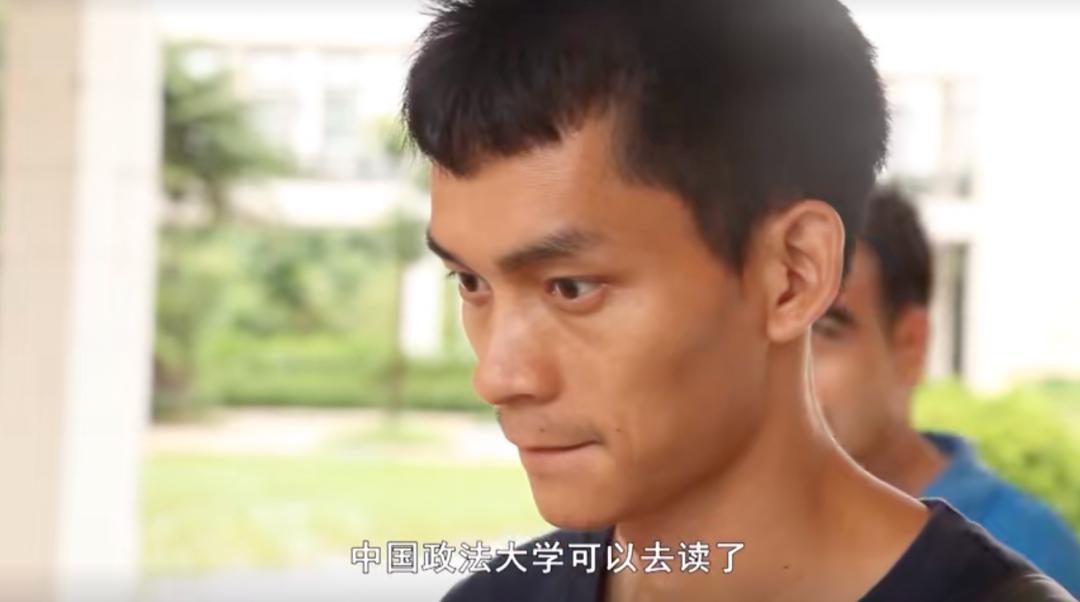 唐尚珺父亲因超生被丢教师工作，患舌癌到死都不知道儿子没上大学