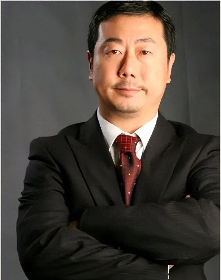 14年前，那个诈骗今麦郎上亿资金的“央视一哥”，如今怎样了？咦