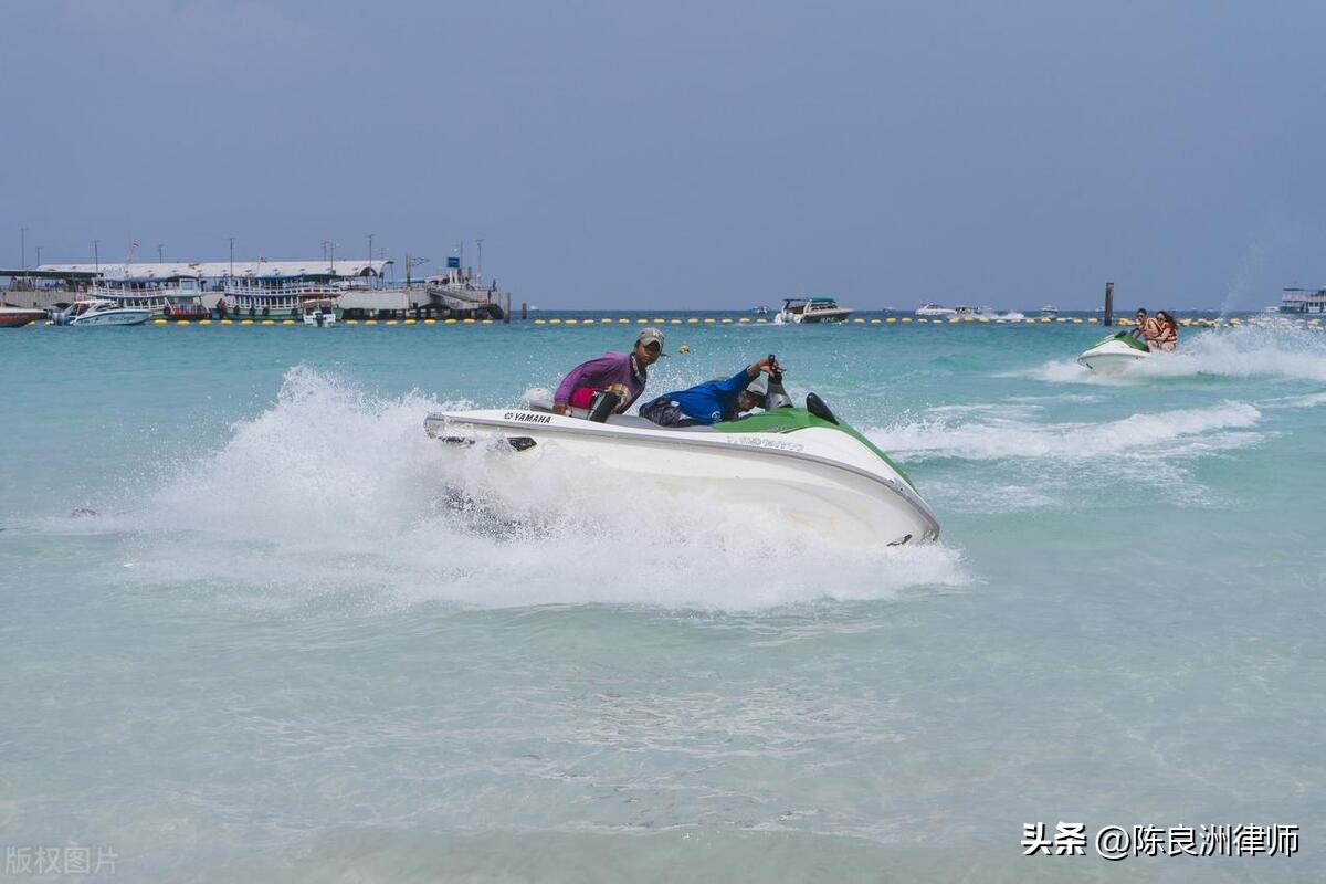 判旅行社担责6成的法官,法院判决后逃到外地怎么处理