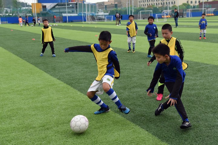 小学毕业结束足球生涯,亚军结束小学足球生涯