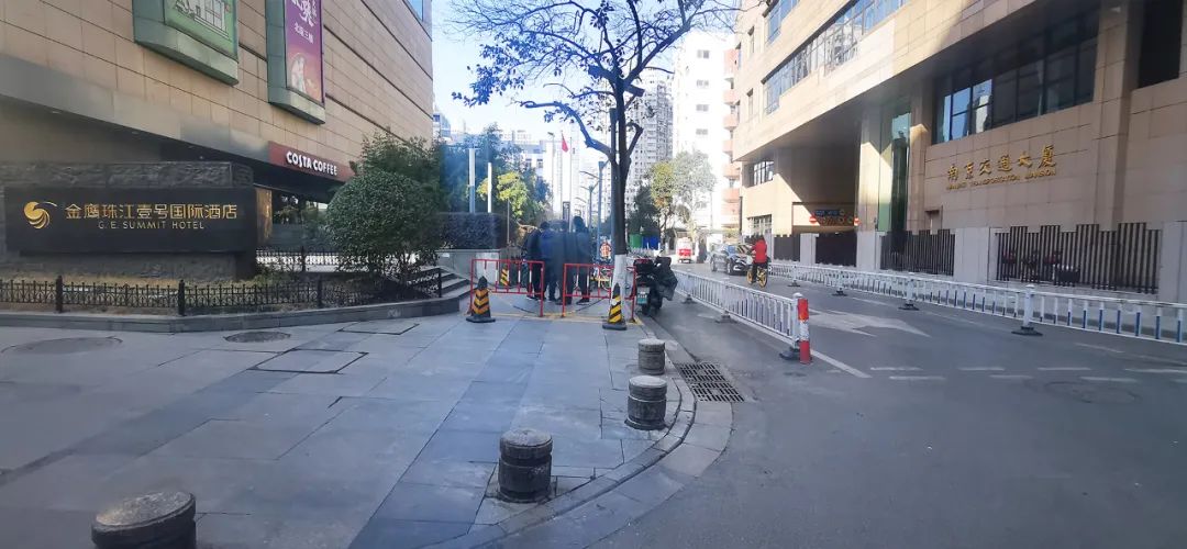 南京市玄武区珠江路金鹰,南京珠江路金鹰国际麦田景观