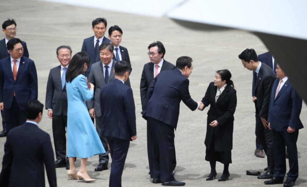 金建希穿衣风格热议,金建希时尚穿着