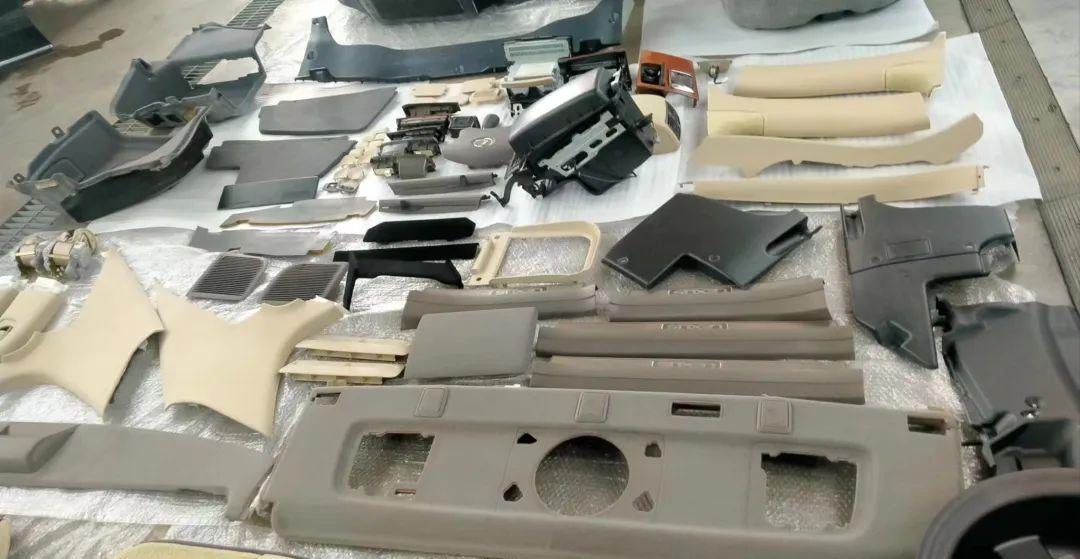 大哥12万买2005年售价100万的凌志LS430，含泪又花10万翻新才能开