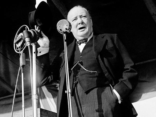 独裁者佛朗哥的争议一生：有何魔力屹立不倒？看热闹的“墙头草”