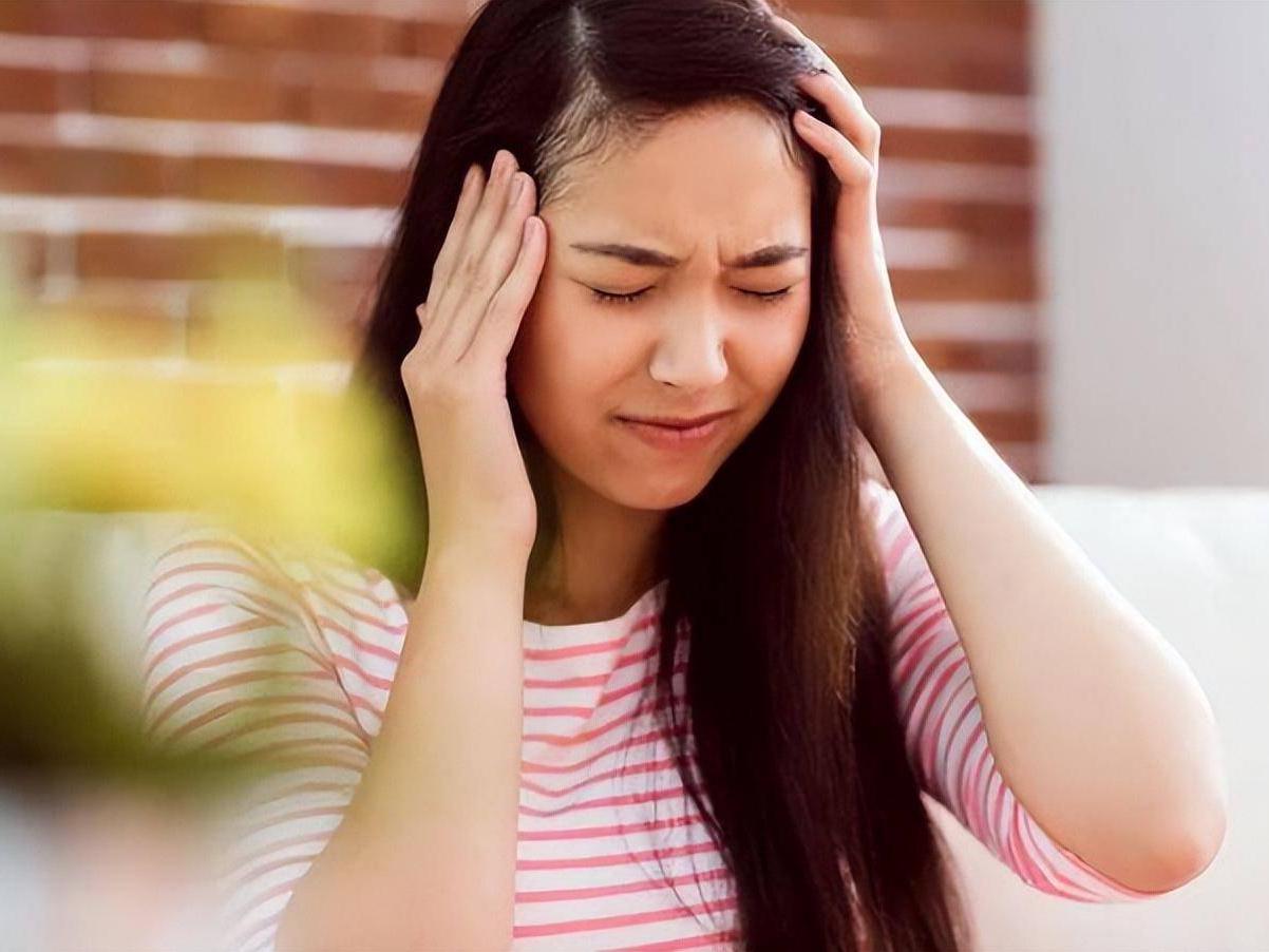 内裤有黄的分泌物是妇科病么,女生裤子有黄色东西正常吗